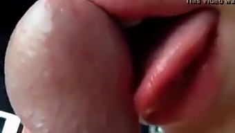 Hot Indian Girl Gives Amazing Oral Pleasure