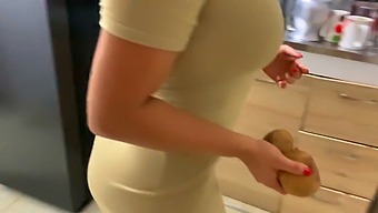 Schwester Wird In Der Küche Erwischt Und Wir Haben Echten Sex