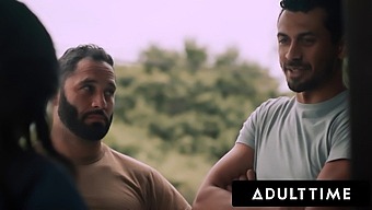 لولو تشو، المراهقة الآسيوية الجائعة للسائل المنوي، تتعامل مع قضيبين كبيرين في الجزء الثاني