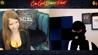 Ganhe Dinheiro Modelando Na Webcam Sem Depender De Plataformas De Mídia Social, Com A Profissional Lilly Laclare.