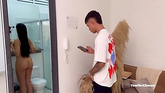 Big Ass Babe Gets A Deepthroat Surprise