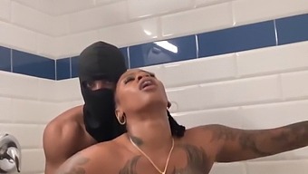 Black Beauty Enjoys Anal Sex In The Shower