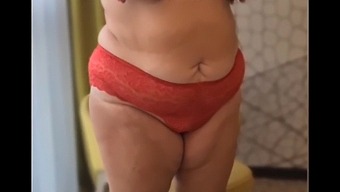 Mature Woman Indulges In Anal Play And Achieves Solo Satisfaction