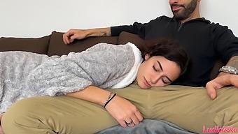 Jak Mohl Zradit Svou Nevlastní Matku S Takovou Intenzitou?